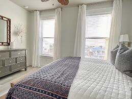 Isle Stay Awhile 5 Bedroom Home by RedAwning