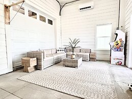 Isle Stay Awhile 5 Bedroom Home by RedAwning