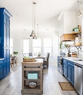 Isle Stay Awhile 5 Bedroom Home by RedAwning