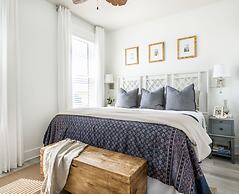 Isle Stay Awhile 5 Bedroom Home by RedAwning