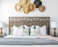 Isle Stay Awhile 5 Bedroom Home by RedAwning