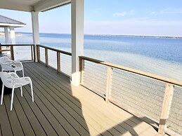 Isle Stay Awhile 5 Bedroom Home by RedAwning