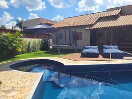 linda casa de campo nova em condominio