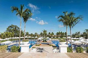 linda casa de campo nova em condominio