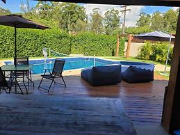 linda casa de campo nova em condominio