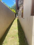 linda casa de campo nova em condominio