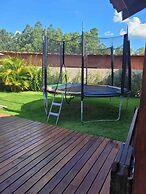 linda casa de campo nova em condominio