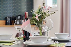 Wroclaw Old Town Nozownicza by Renters