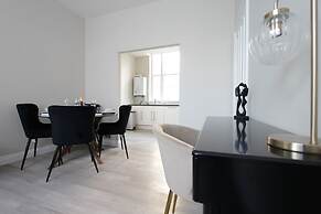 Avari Apartments - Hatton Collection