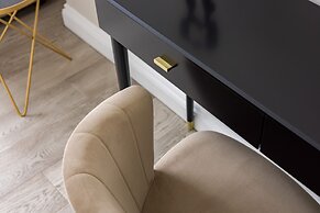 Avari Apartments - Hatton Collection