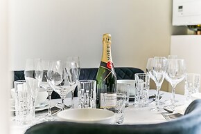 Avari Apartments - Hatton Collection