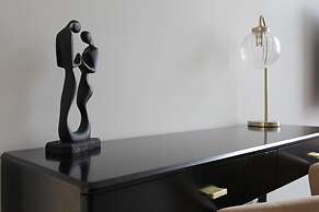 Avari Apartments - Hatton Collection