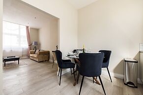Avari Apartments - Hatton Collection