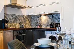 Avari Apartments - Hatton Collection