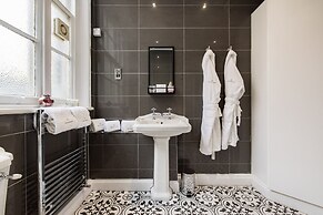 Avari Apartments - Hatton Collection