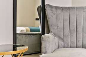 Avari Apartments - Hatton Collection