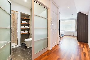 Avari Apartments - Hatton Collection