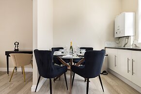 Avari Apartments - Hatton Collection