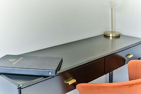 Avari Apartments - Hatton Collection