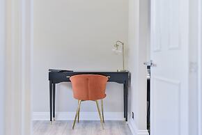 Avari Apartments - Hatton Collection