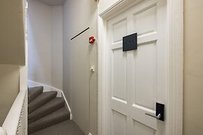 Avari Apartments - Hatton Collection