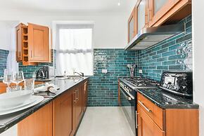 Avari Apartments - Hatton Collection