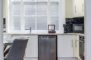 Avari Apartments - Hatton Collection