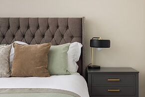 Avari Apartments - Hatton Collection