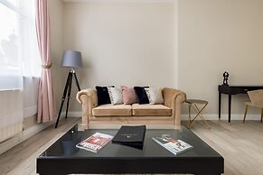 Avari Apartments - Hatton Collection