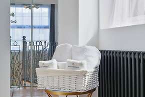 Avari Apartments - Hatton Collection