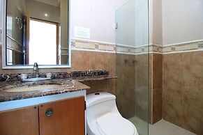 Hotel Abi Inn By GEH Suites