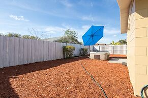 Sleeps 6 Hot Tub Fenced Yard Cozy Chic