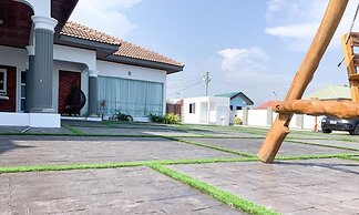 Empire Bay Beach Villa