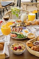 Costa De Luxe Suites