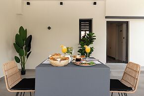 Costa De Luxe Suites