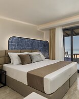 Costa De Luxe Suites