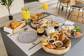 Costa De Luxe Suites