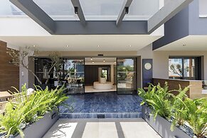 Costa De Luxe Suites