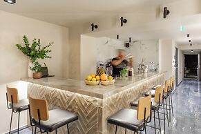 Costa De Luxe Suites