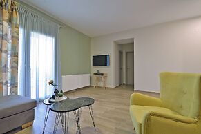 Niel Holiday Apartments, Panel Hospitality Homes & Villas