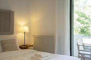 Gkaras Camp & Apartments