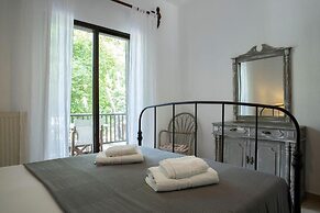 Gkaras Camp & Apartments