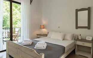 Gkaras Camp & Apartments