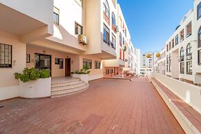 Quarteira Beach – 2nd D by HelloVacations