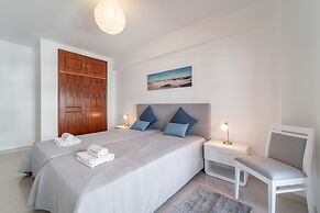 Quarteira Beach – 2nd D by HelloVacations