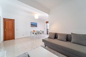 Quarteira Beach – 2nd D by HelloVacations