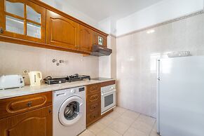 Quarteira Beach – 2nd D by HelloVacations