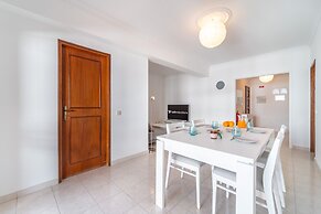 Quarteira Beach – 2nd D by HelloVacations