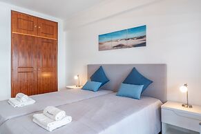 Quarteira Beach – 2nd D by HelloVacations