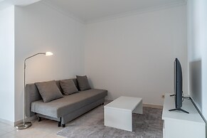 Quarteira Beach – 2nd D by HelloVacations